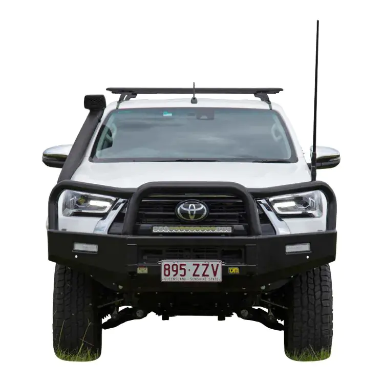 <strong>TOYOTA HILUX</strong>