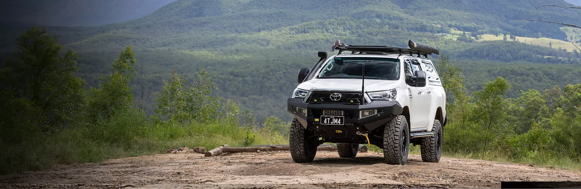 Equip Your Hilux <br>with TJM's 4x4 Accessories.